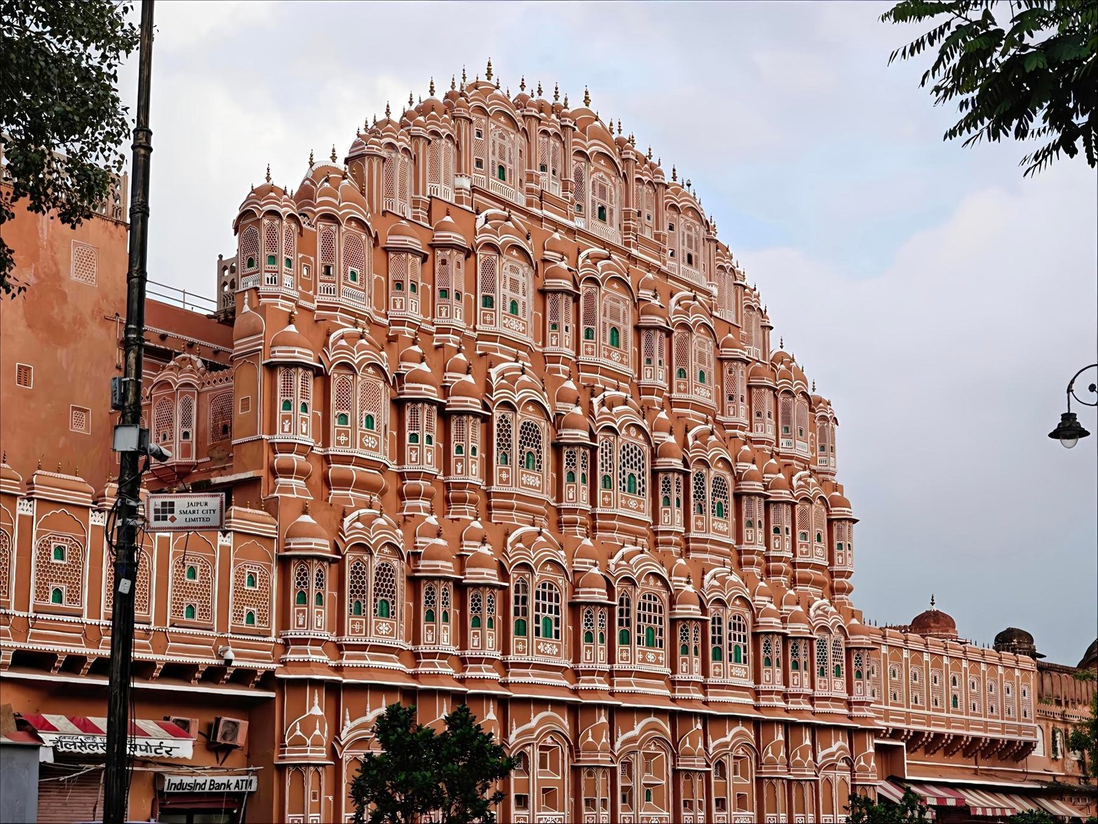 Hawa Mahal seen from the street in Jaipur
