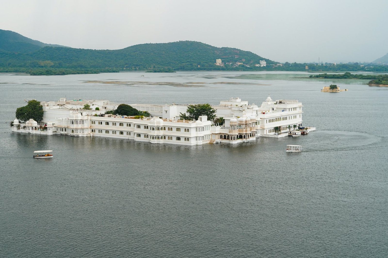 Lake Palace on Lake Pichola, Udaipur